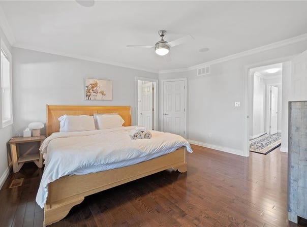 870 Beach Boulevard, Hamilton, Ontario L8H 6Z4