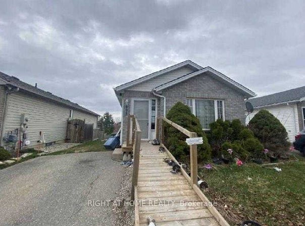 101 Anastasia Crescent, Brantford, Ontario N3P2A8