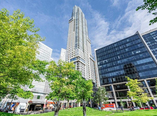 813 - 88 Scott Street, Toronto, Ontario M5E0A9