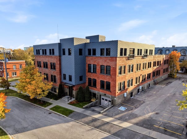 2015 Boul. Laframboise, Saint-Hyacinthe, Quebec J2S4X3
