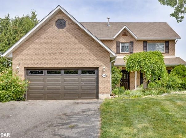2294 Webb Street, Stroud, Ontario L9S 1K7