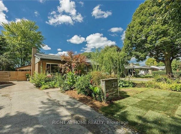 231 MICHAELMAS Street, London East, Ontario N5Y1N2