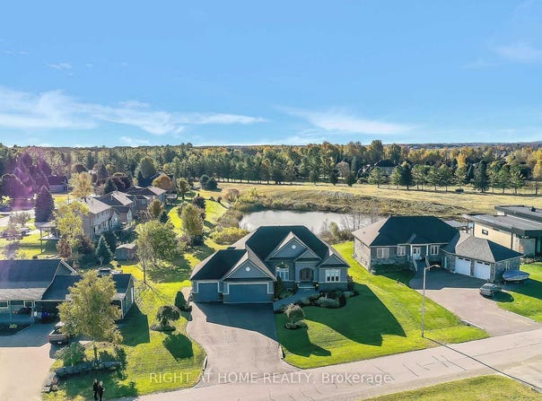 16 Deanna Drive, Wasaga Beach, Ontario L9Z1J5