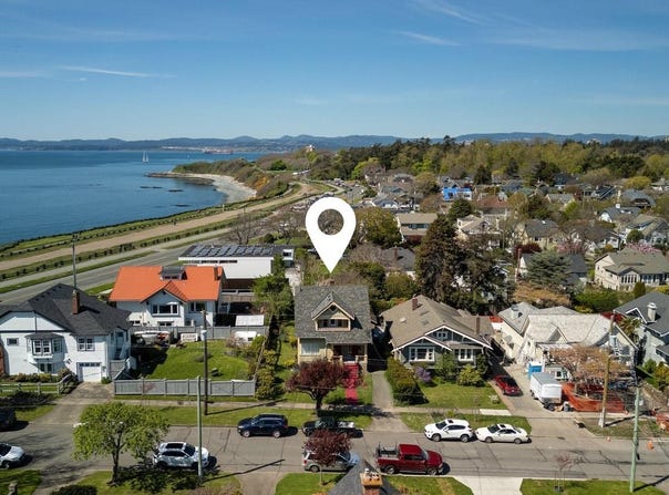 16 Howe St, Victoria, British Columbia V8V 4K3