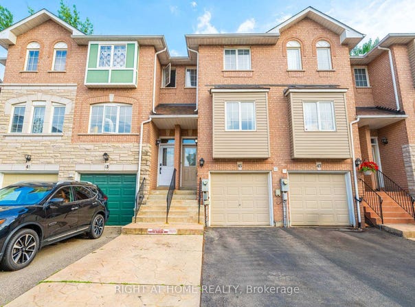 45 Rivers Edge Drive, Toronto, Ontario M6M5L4