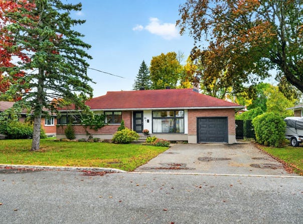 93 16e Avenue, Montréal, Quebec H8Y2Y2