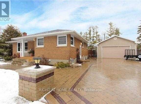 132 Winchester Road E, Whitby, Ontario L1M1X2