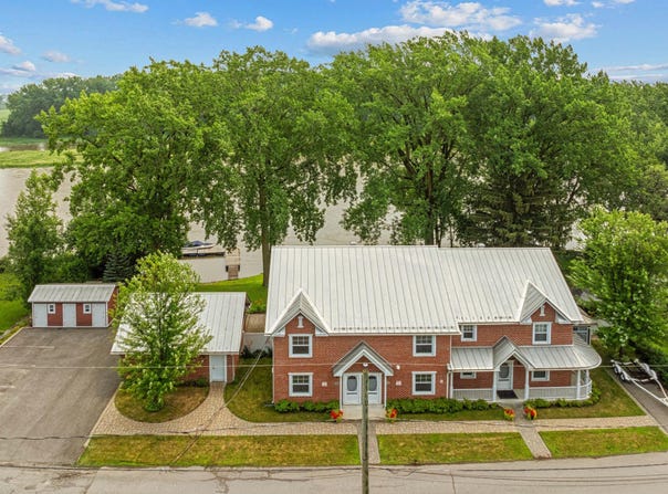 805 Rue De Frontenac, Berthierville, QC J0K1A0, CA, Berthierville, Quebec J0K1A0