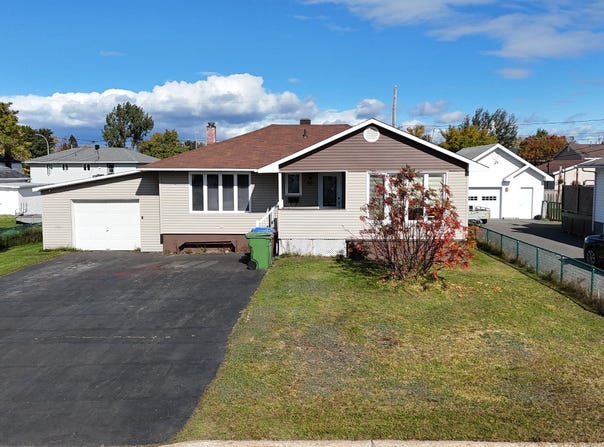 95 Rue Bois, Sept-Îles, Quebec G4R2K7