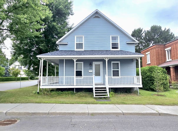 3898 Rue Villeneuve, Lac-Mégantic, QC G6B2B7, CA, Lac-Mégantic, Quebec G6B2B7