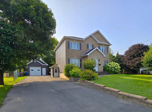 132 Rue Samuel-Caron, Montmagny, QC G5V4R4, CA, Montmagny, Quebec G5V4R4