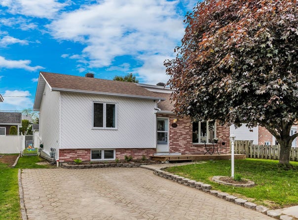 154 Rue de Faillon, Gatineau, Quebec J8R2C5