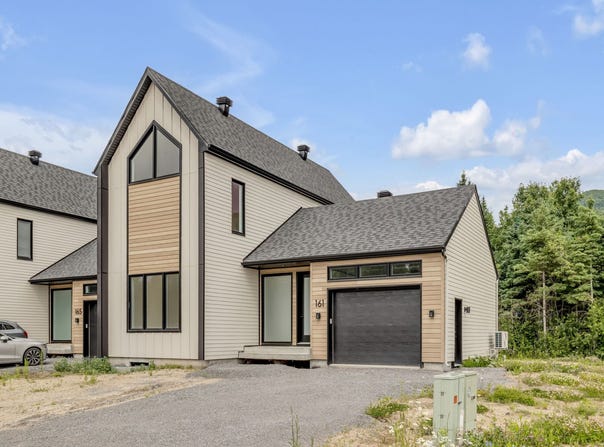 161 Rue des Météores, Beaupré, Quebec G0A 1E0