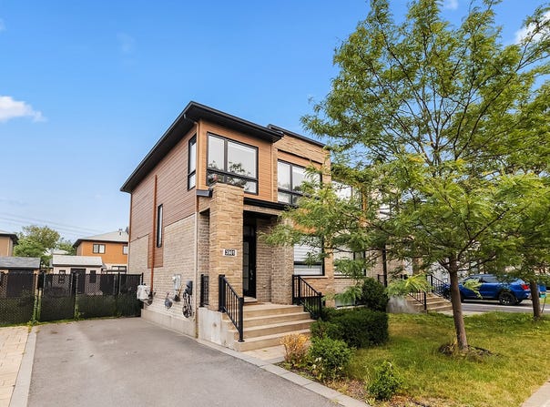3901 Rue Émiliana-Brosseau, Saint-Hubert, QC J3Y0M9, CA, Saint-Hubert, Quebec J3Y0M9