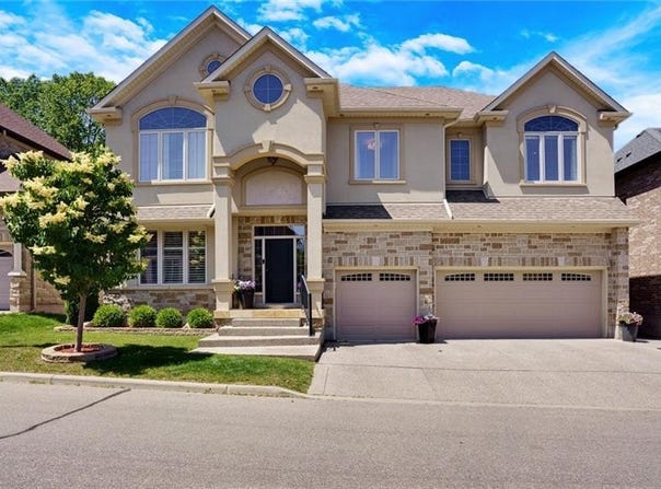 258 Edgewater Crescent 8, Waterloo, ON, Kitchener, Ontario N2A-4M2