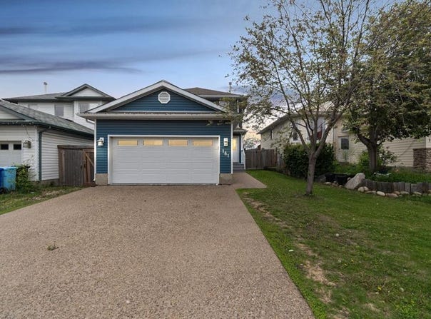 181 Pickles Crescent, Fort McMurray, Alberta T9K2T7