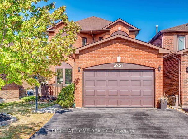 3251 Greenbelt Crescent, Mississauga, Ontario L5N5X8
