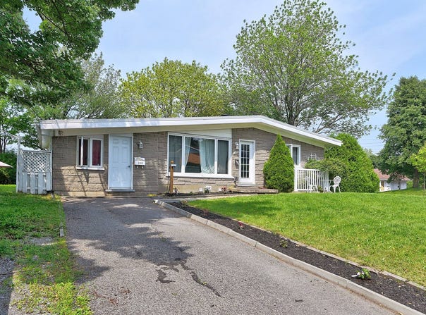 3150-3152 Av. de la Paix, Sainte-Foy/Sillery/Cap-Rouge, QC G1X1C3, CA, Sainte-Foy/Sillery/Cap-Rouge, Quebec G1X1C3