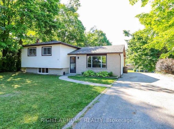 1 LAKEVIEW Drive, Oro-Medonte, Ontario L3V0R3