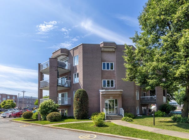 40 Rue De Courcelle, Repentigny, Quebec J5Y3X4