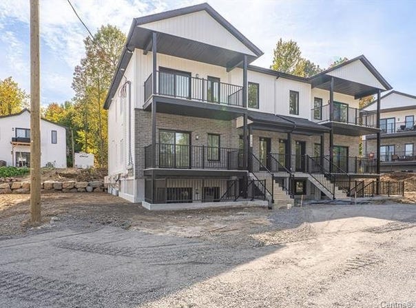 1177 Mtée Ste-Thérèse, Prévost, Quebec J0R1T0