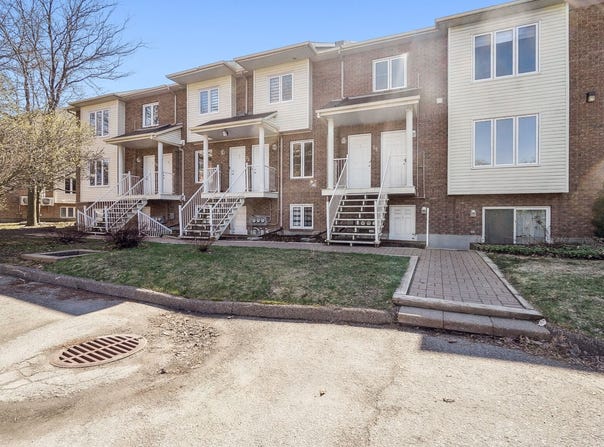 31 Rue de la Fondrière, Hull, QC J8Z3H4, CA, Hull, Quebec J8Z3H4