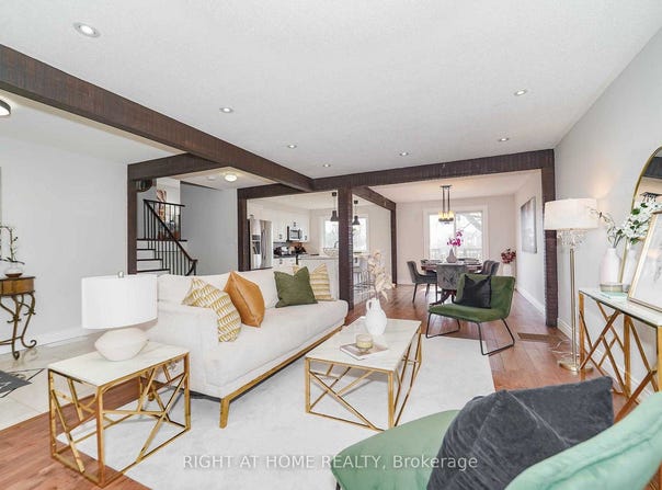 2396 Homelands Drive, Mississauga, Ontario L5K1H2