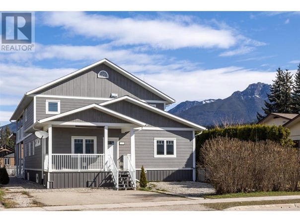 615 9th Street S, Golden, British Columbia V0A1H0