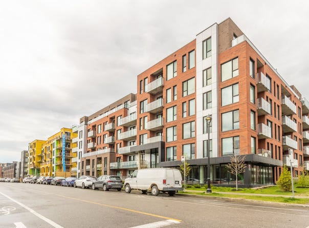 2355 Rue des Équinoxes, Saint-Laurent, QC H4R0S2, CA, Saint-Laurent, Quebec H4R0S2