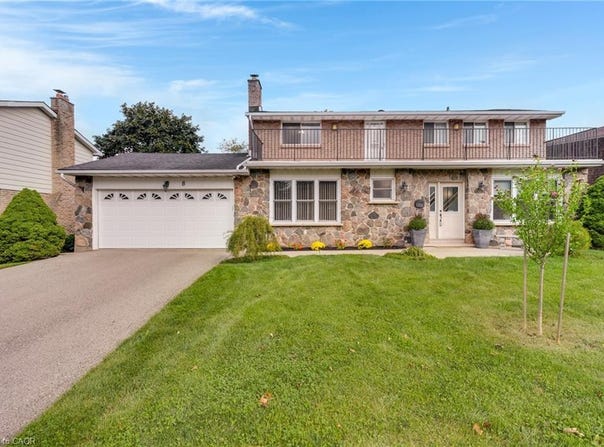 8 Blue Spruce Court, Waterloo, ON, Kitchener, Ontario N2N-1L1