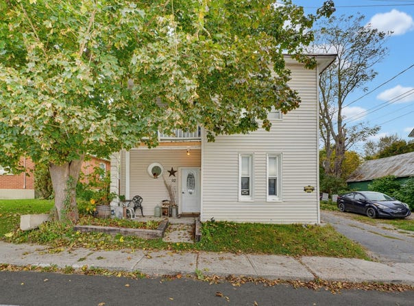 92 94 Rue Centre, Shawville, Quebec J0X 2Y0