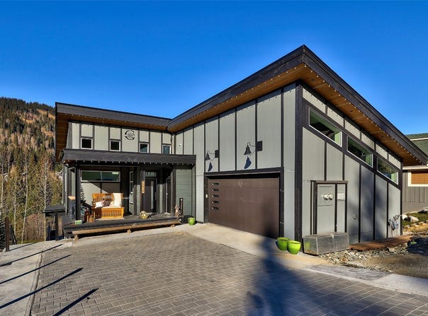 2418 Fairways Drive, Sun Peaks, British Columbia V0E 5N0