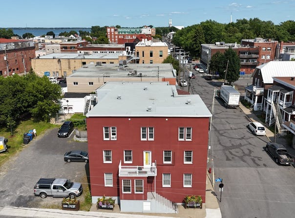 51-59E Rue de la Reine, Sorel-Tracy, Quebec J3P4R5