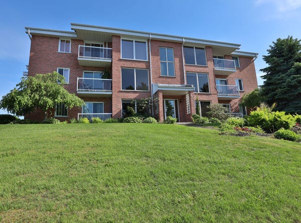 444 Rue de l'Iris, Granby, Quebec J2H2J6