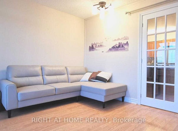 613 - 7363 Kennedy Road E, Markham, Ontario L3R1G8