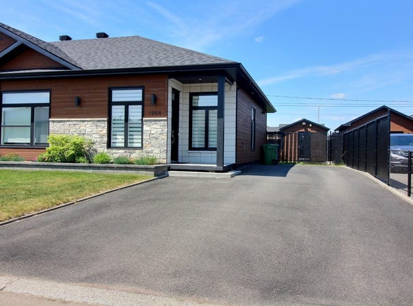 1998 Rue du Syrah, Chicoutimi, QC G7H0M8, CA, Chicoutimi, Quebec G7H0M8