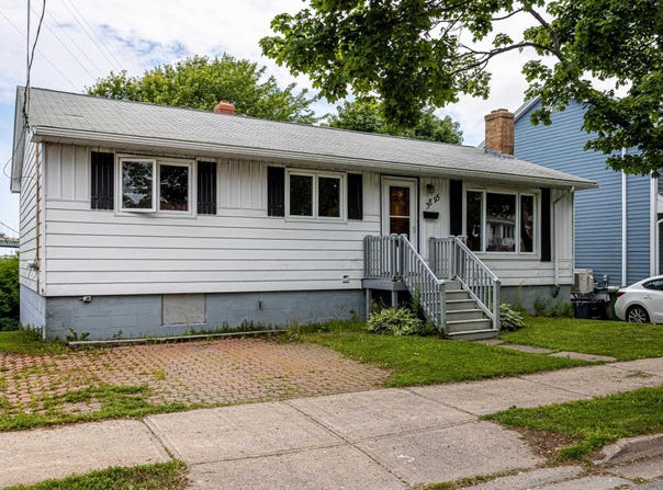 3895 Kencrest Avenue, Halifax, Nova Scotia B3K 3L4