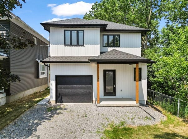 19 Violet Street, St. Catharines, Ontario L2S2X1
