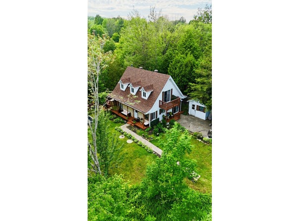 488 Ch. du Lac-Bleu, Saint-Hippolyte, QC J8A1M5, CA, Saint-Hippolyte, Quebec J8A1M5