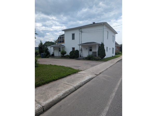 6061-6063 Rue Notre-Dame, Laterrière, QC G7N1P7, CA, Laterrière, Quebec G7N1P7