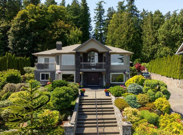 7012 Island View Pl, Central Saanich, British Columbia V8M 2J6