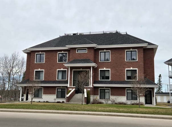 2304 Rue des Roitelets, Chicoutimi, Quebec G7H0K3