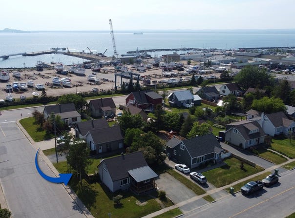 131 Av. Cartier, Sept-Îles, QC G4R2T1, CA, Sept-Îles, Quebec G4R2T1