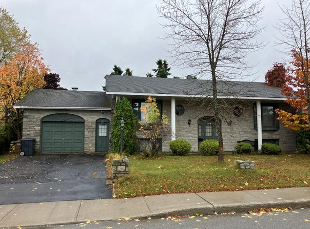 309-311 Rue Ste-Ursule, Rimouski, QC G5L3B4, CA, Rimouski, Quebec G5L3B4