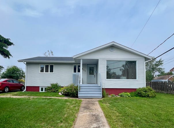 951 Rue Bérubé, Sept-Îles, QC G4R3Y2, CA, Sept-Îles, Quebec G4R3Y2