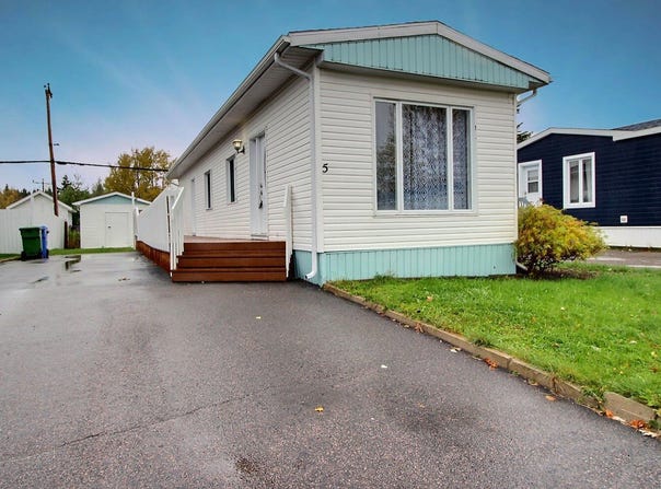 5 Rue des Moyacs, Sept-Îles, Quebec G4S1K2