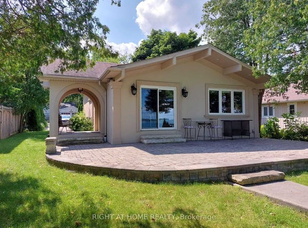 643 Lakelands Avenue, Innisfil, Ontario L9S4E5