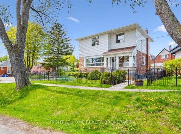 133 Prince Charles Drive, Oakville, Ontario L6K2E1