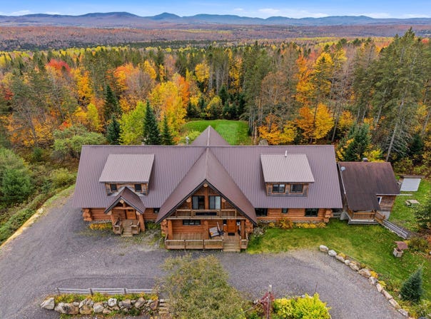 141 Route 212 E., La Patrie, Quebec J0B 1Y0
