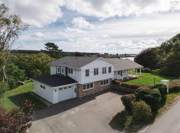 97 Nauss Point Road, Chester, Nova Scotia B0J 1J0